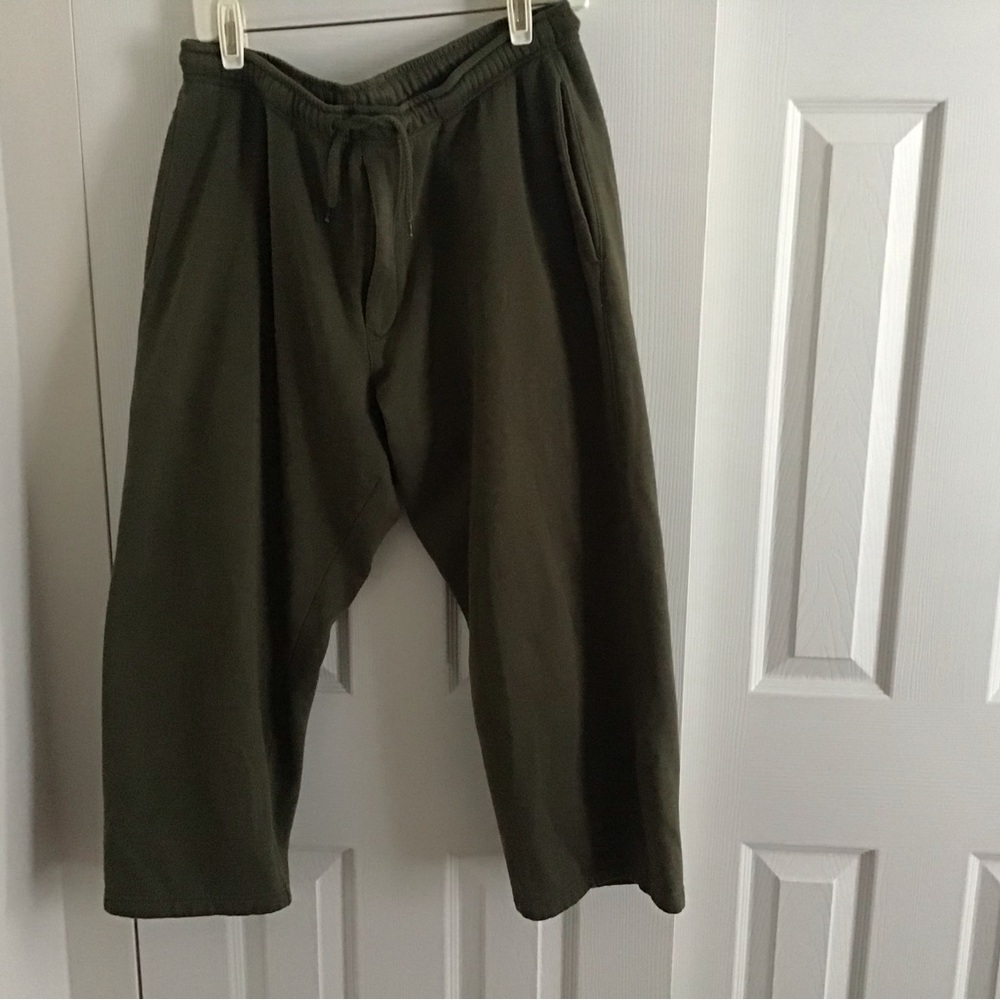 Below knee sweatpants olive L/XL